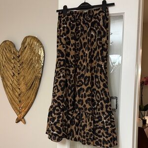 Elegant Leopard Print Maxi Skirt